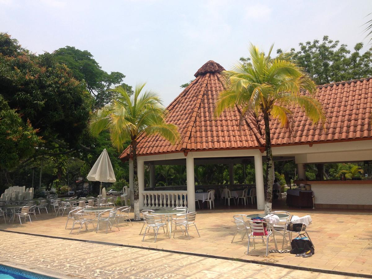 Club Campestre De Neiva Hotel เนย์บา ภายนอก รูปภาพ